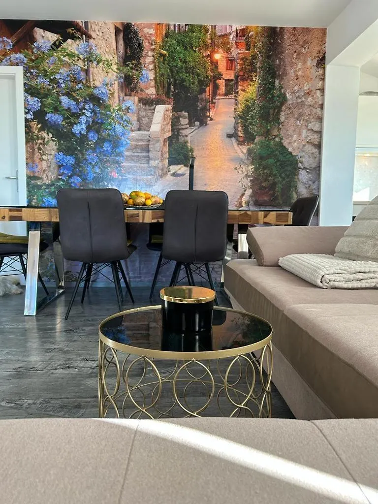 Residence David Porec 0*,  Croazia
